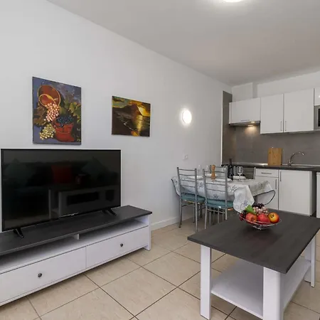 Diamantes 24 - One Bed *